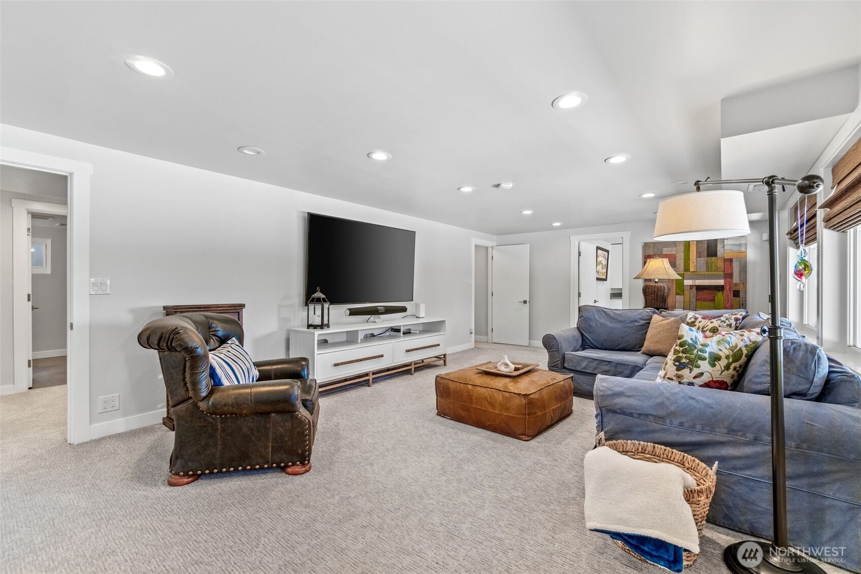 8659 Fauntlee Crest SW, Seattle, WA 98136