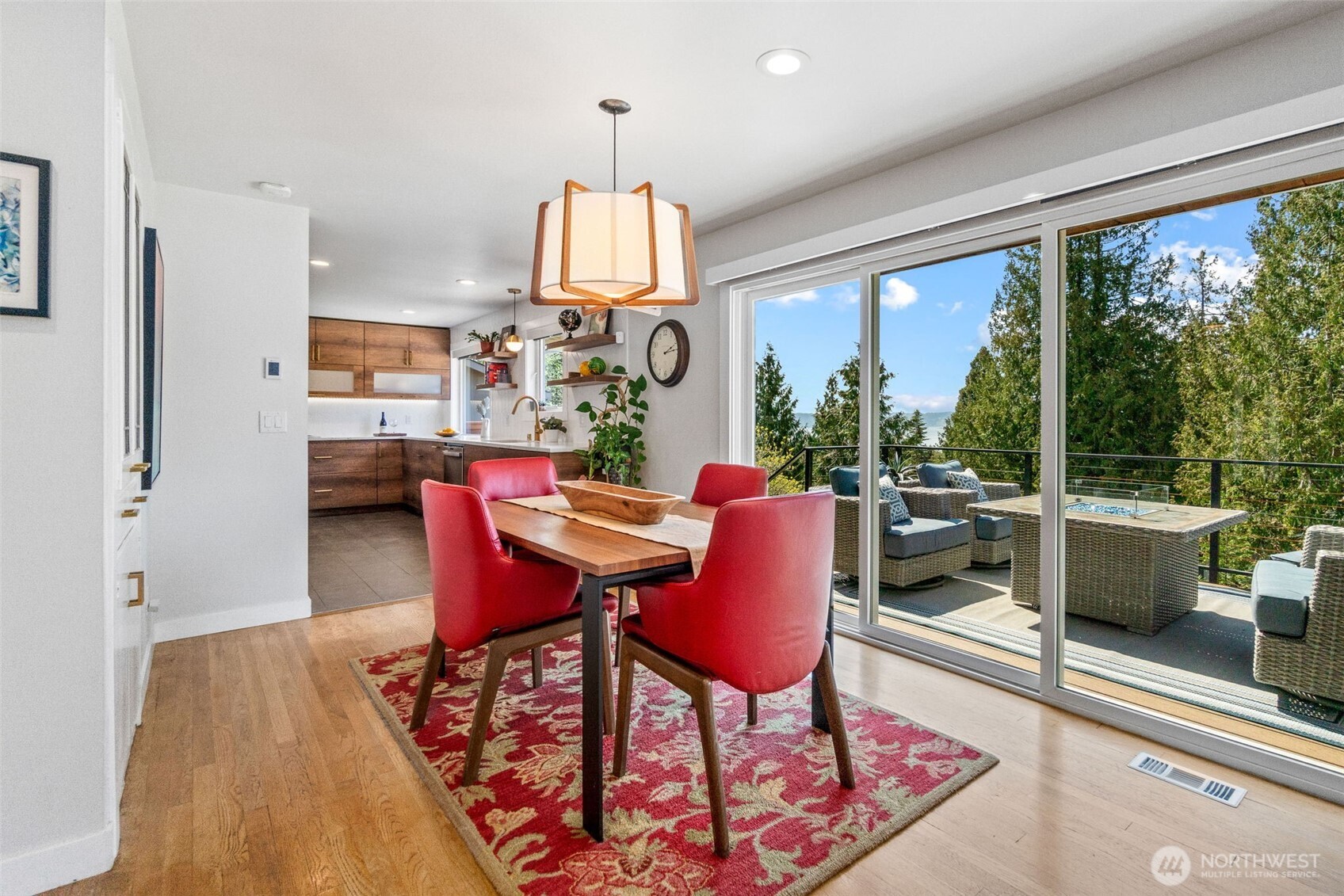 8659 Fauntlee Crest SW, Seattle, WA 98136