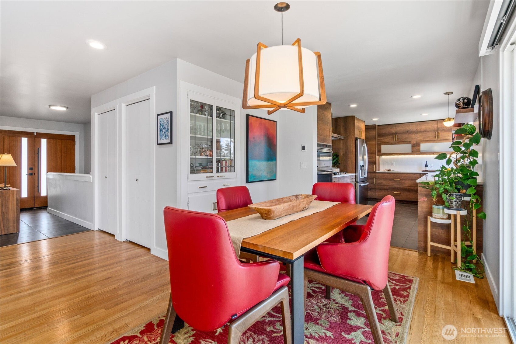 8659 Fauntlee Crest SW, Seattle, WA 98136