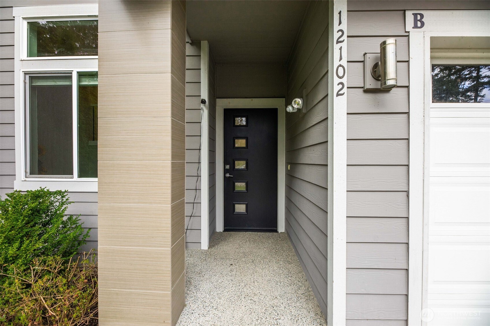 12102 10th Drive SE #B, Everett, WA 98208