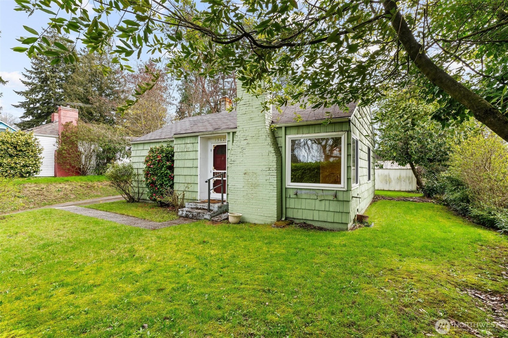 15620 5th Avenue NE, Shoreline, WA 98155-3807