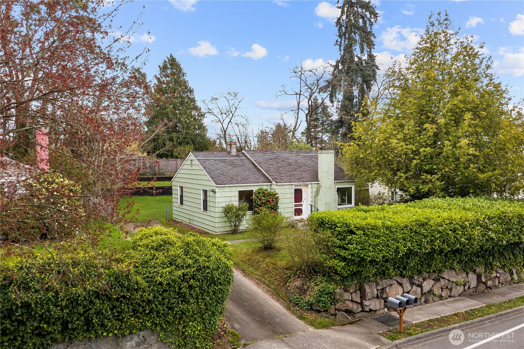 15620 5th Avenue NE, Shoreline, WA 98155-3807