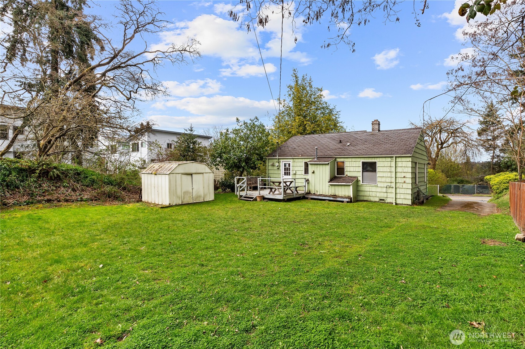 15620 5th Avenue NE, Shoreline, WA 98155-3807