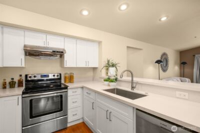 12034 15th Avenue NE #309, Seattle, WA 98125 - Photo 6