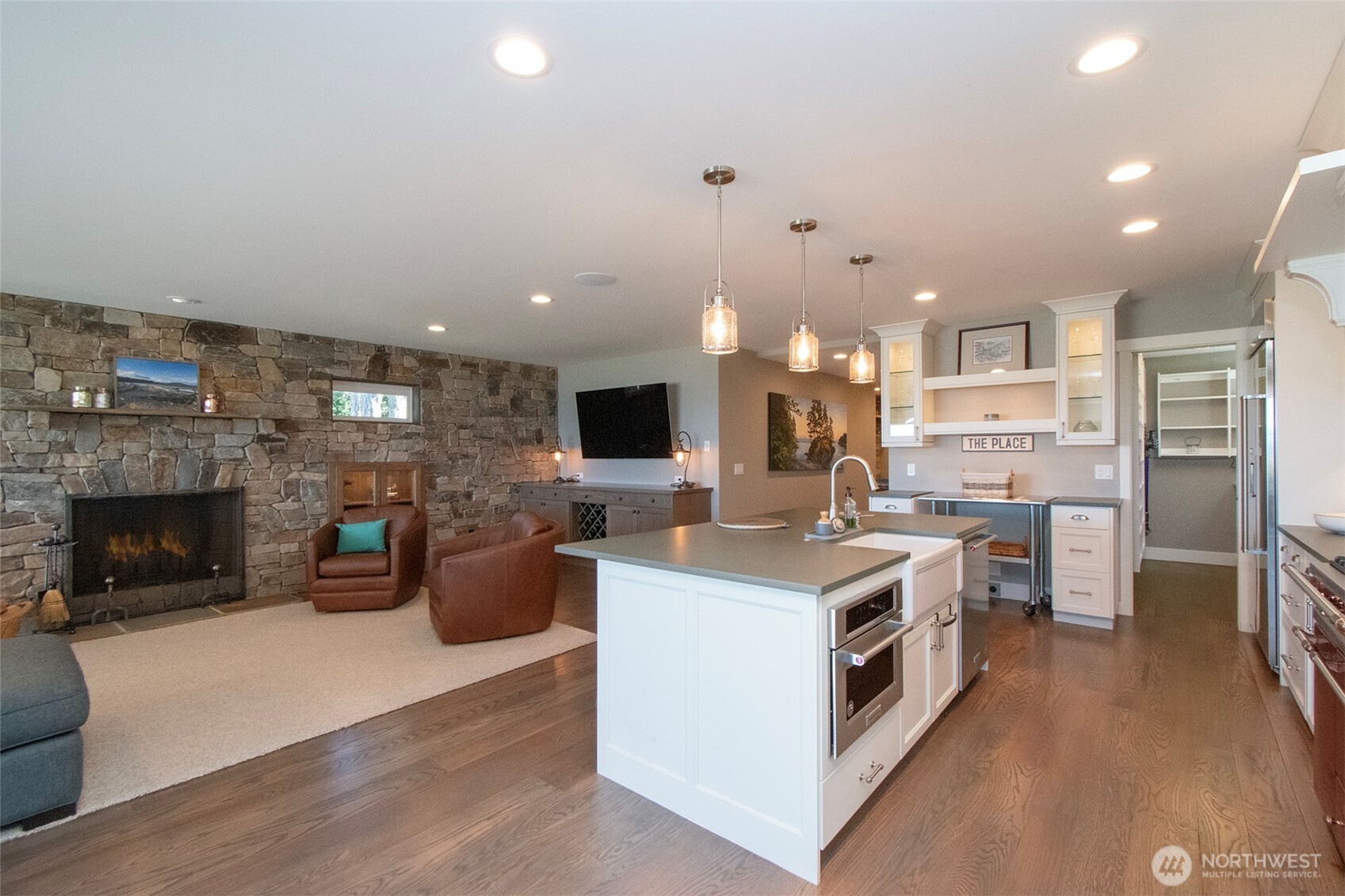 2390 Place Road , Port Angeles, WA 98363