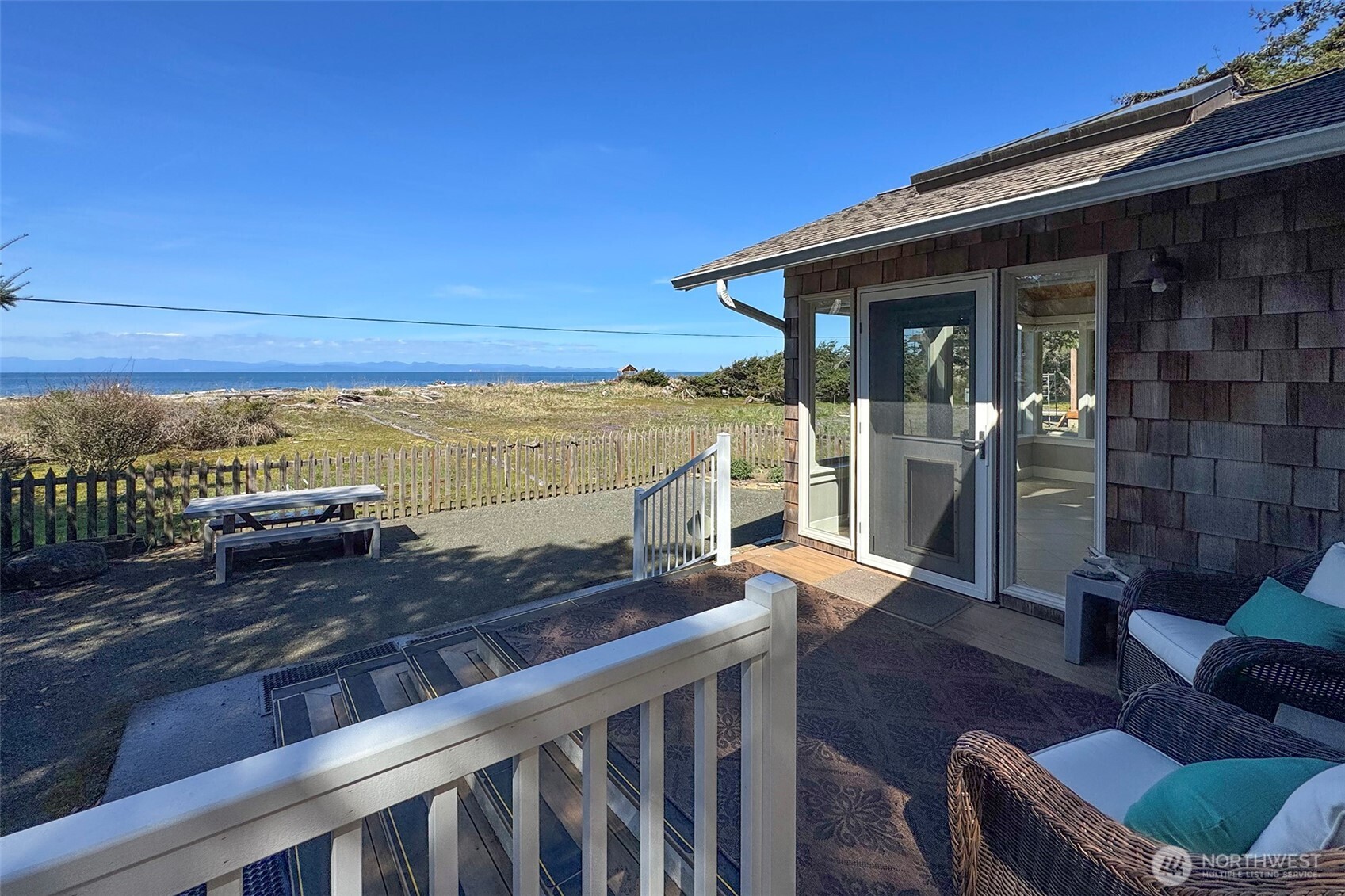 2390 Place Road , Port Angeles, WA 98363