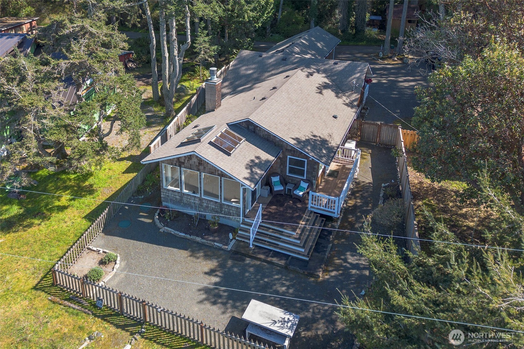 2390 Place Road , Port Angeles, WA 98363