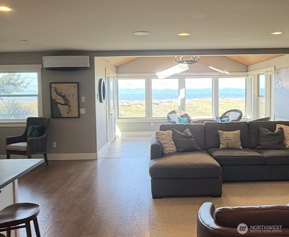 2390 Place Road , Port Angeles, WA 98363