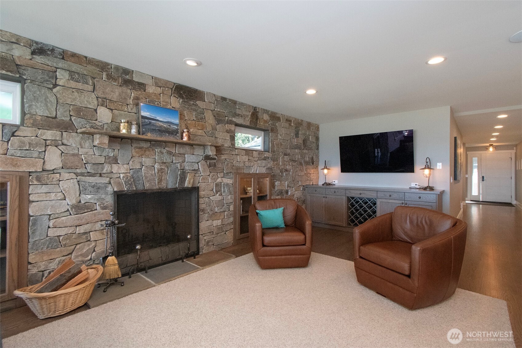 2390 Place Road , Port Angeles, WA 98363