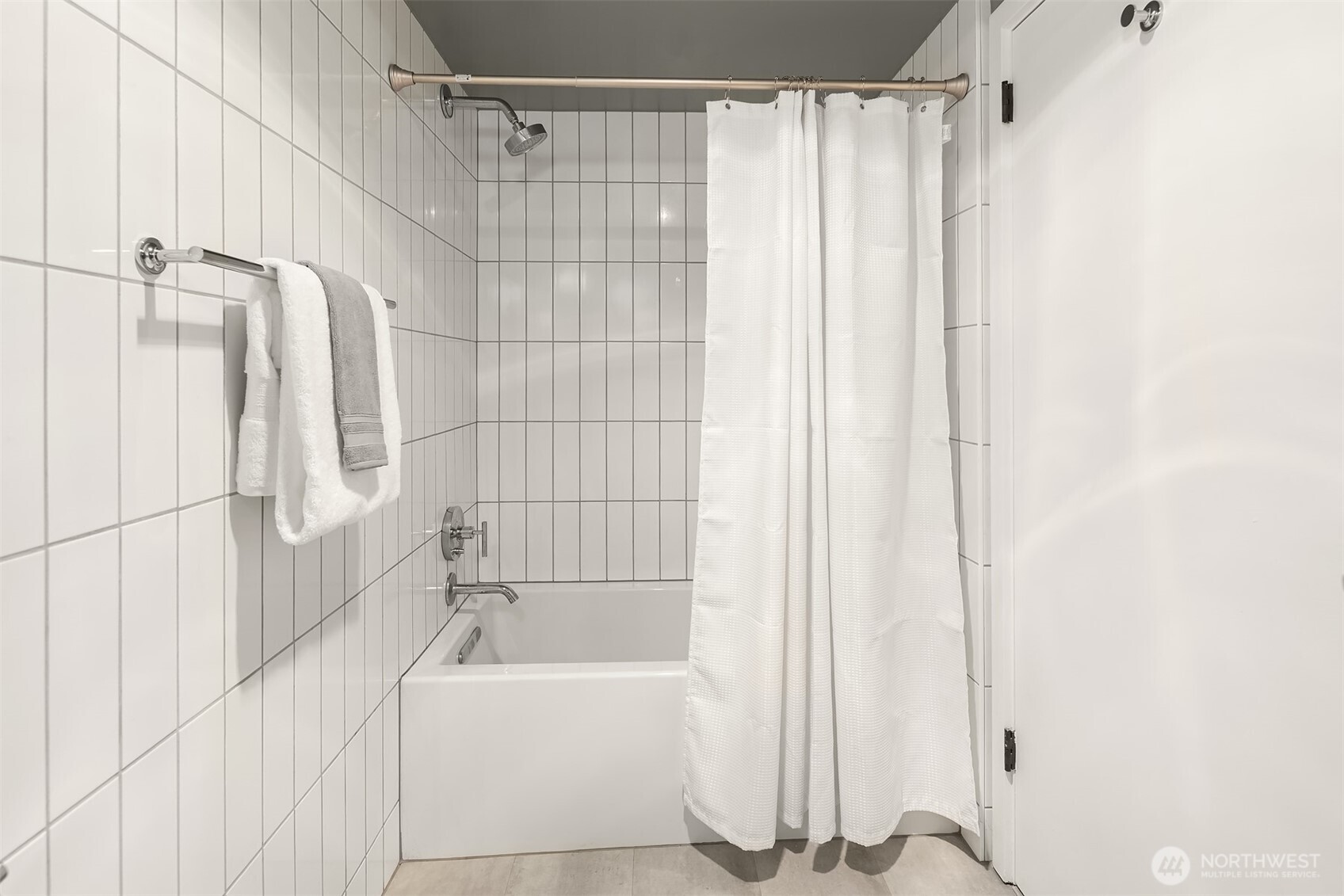 1507 Western Avenue #R201, Seattle, WA 98101