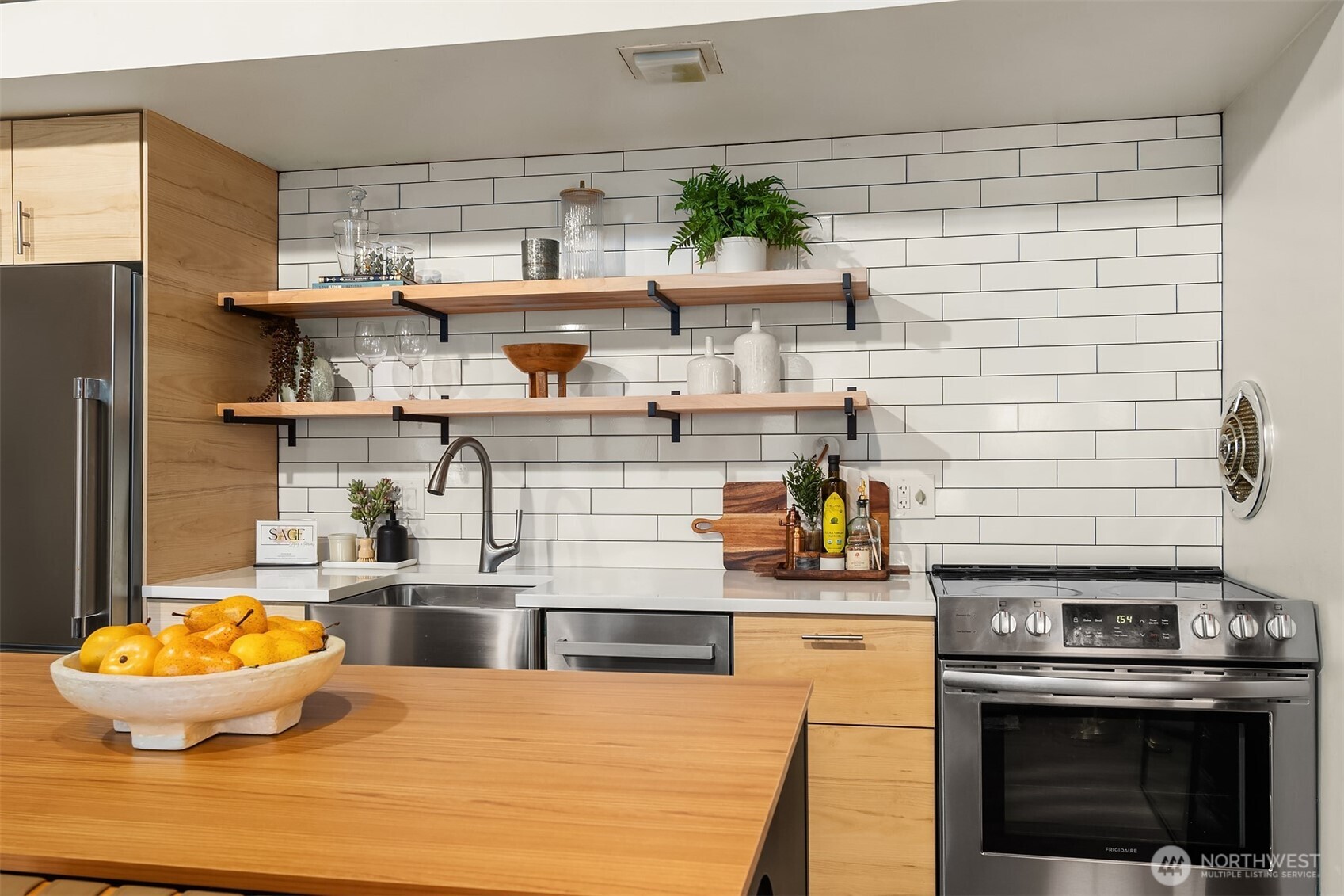 1507 Western Avenue #R201, Seattle, WA 98101