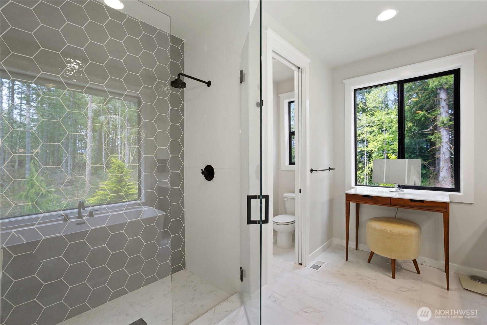 29816 SE Lake Retreat North Drive , Ravensdale, WA 98051