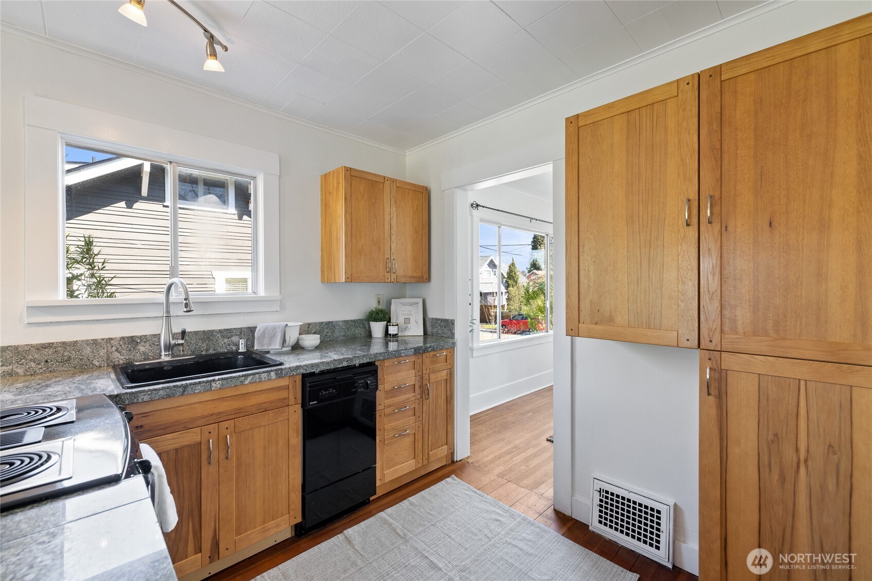 1114 S Anderson Street , Tacoma, WA 98405