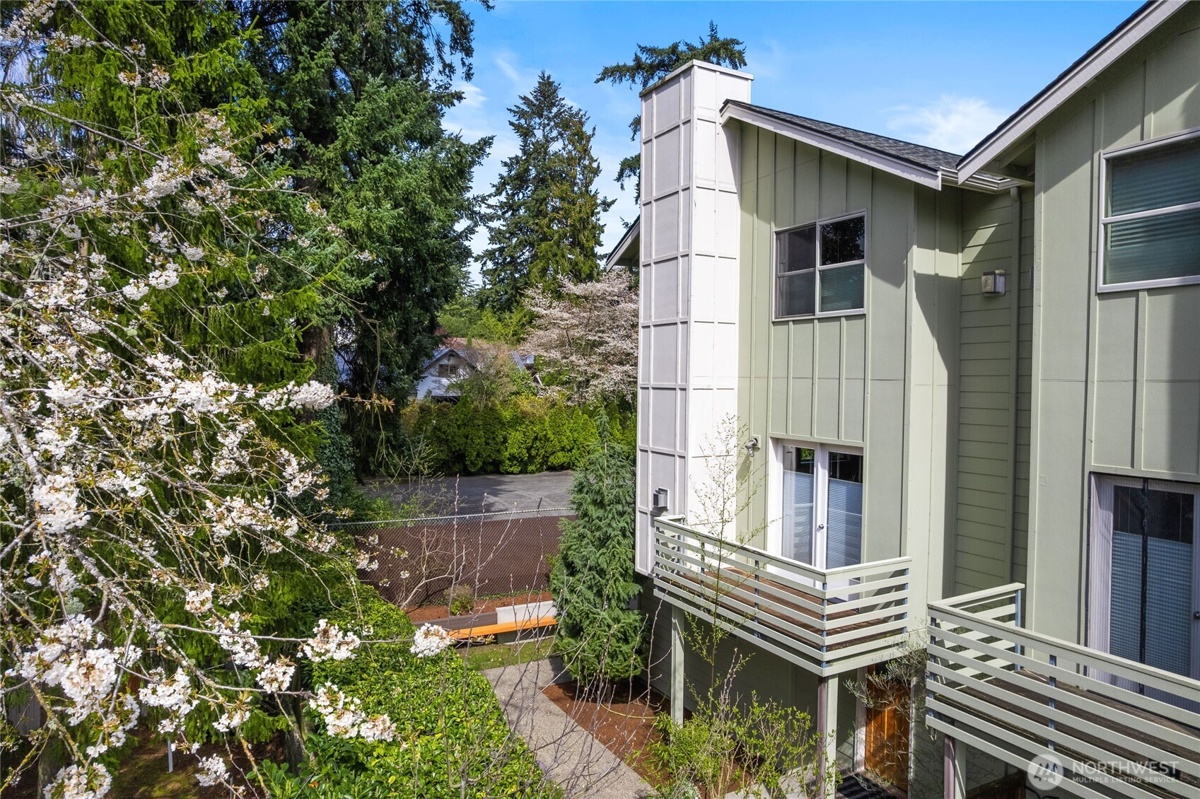 738 N 185th Street , Shoreline, WA 98133-3902
