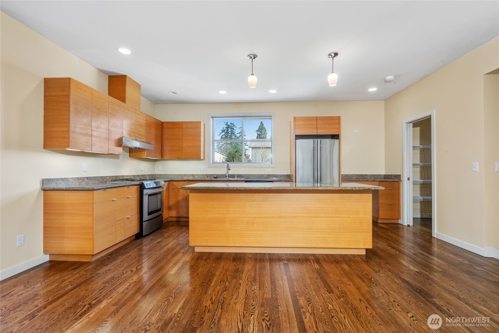 738 N 185th Street , Shoreline, WA 98133-3902