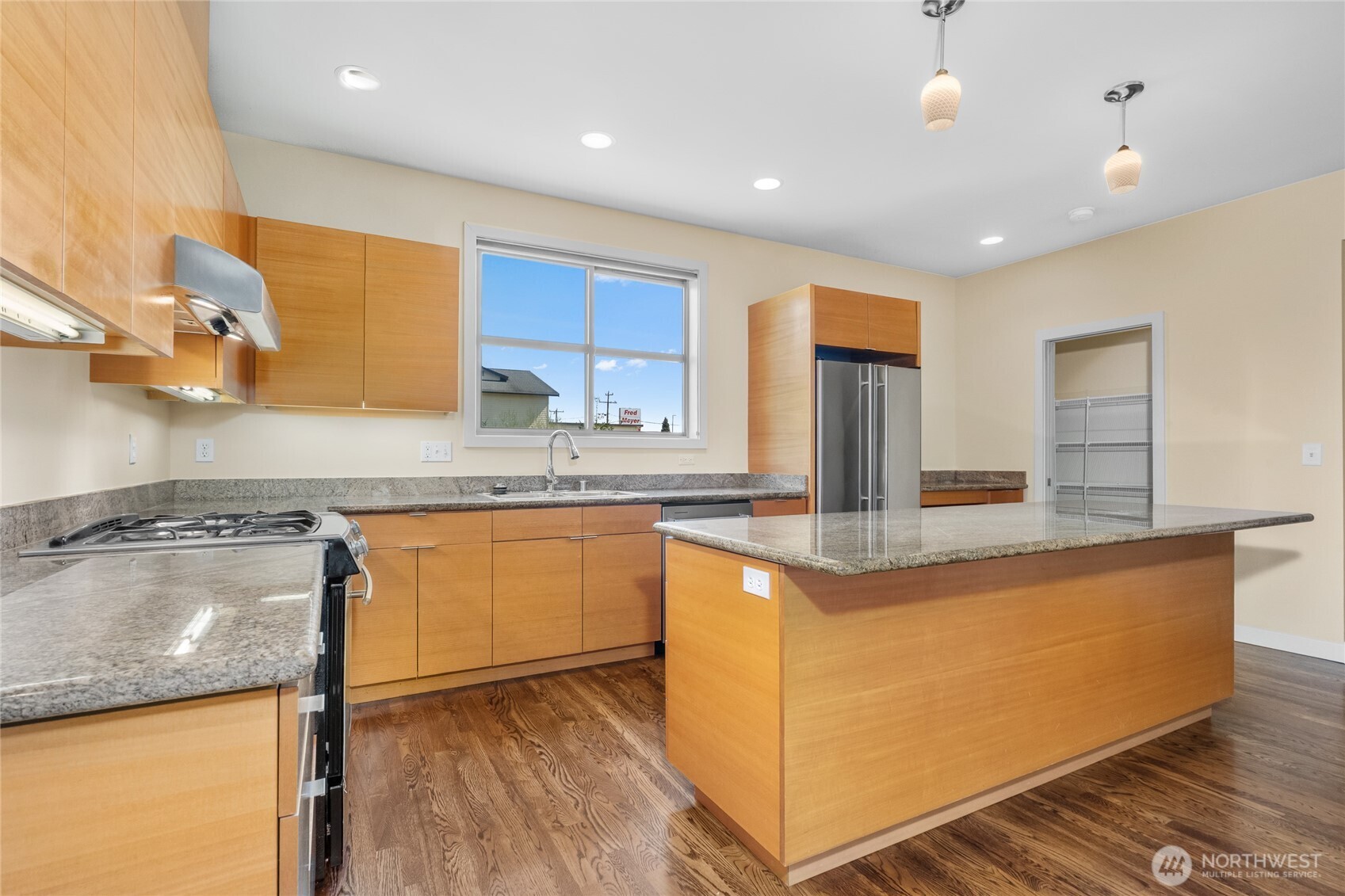 738 N 185th Street , Shoreline, WA 98133-3902