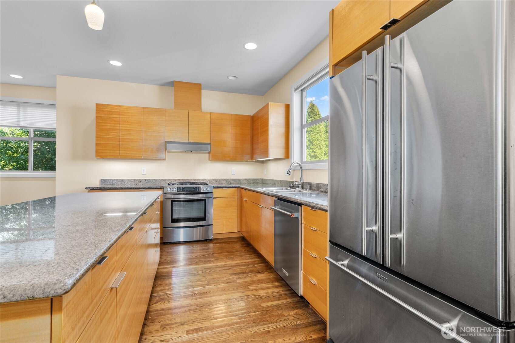 738 N 185th Street , Shoreline, WA 98133-3902