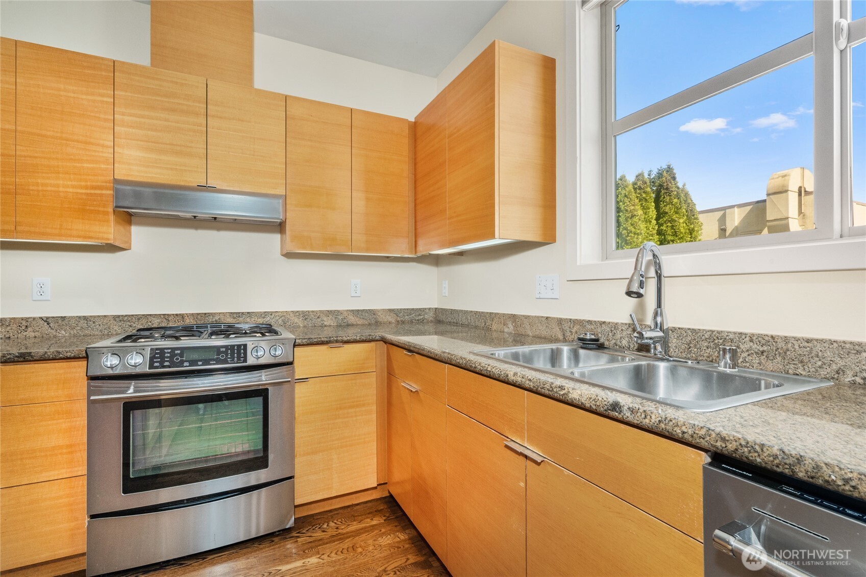 738 N 185th Street , Shoreline, WA 98133-3902