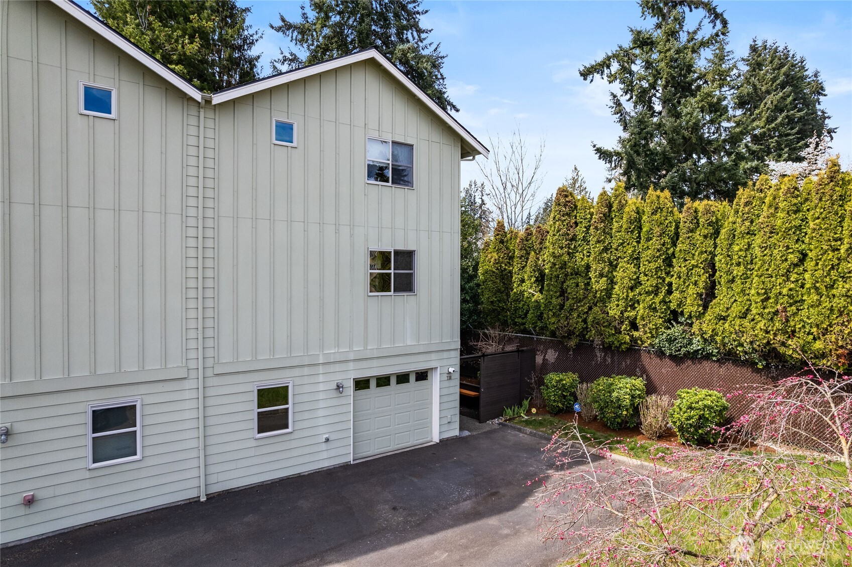 738 N 185th Street , Shoreline, WA 98133-3902