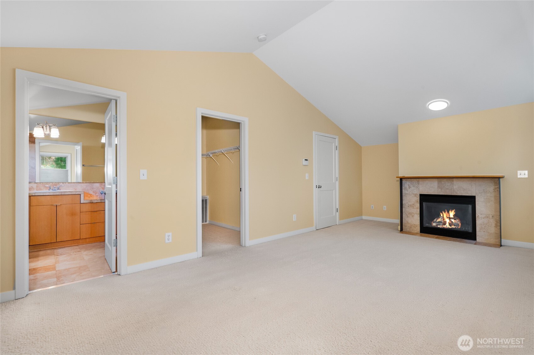 738 N 185th Street , Shoreline, WA 98133-3902