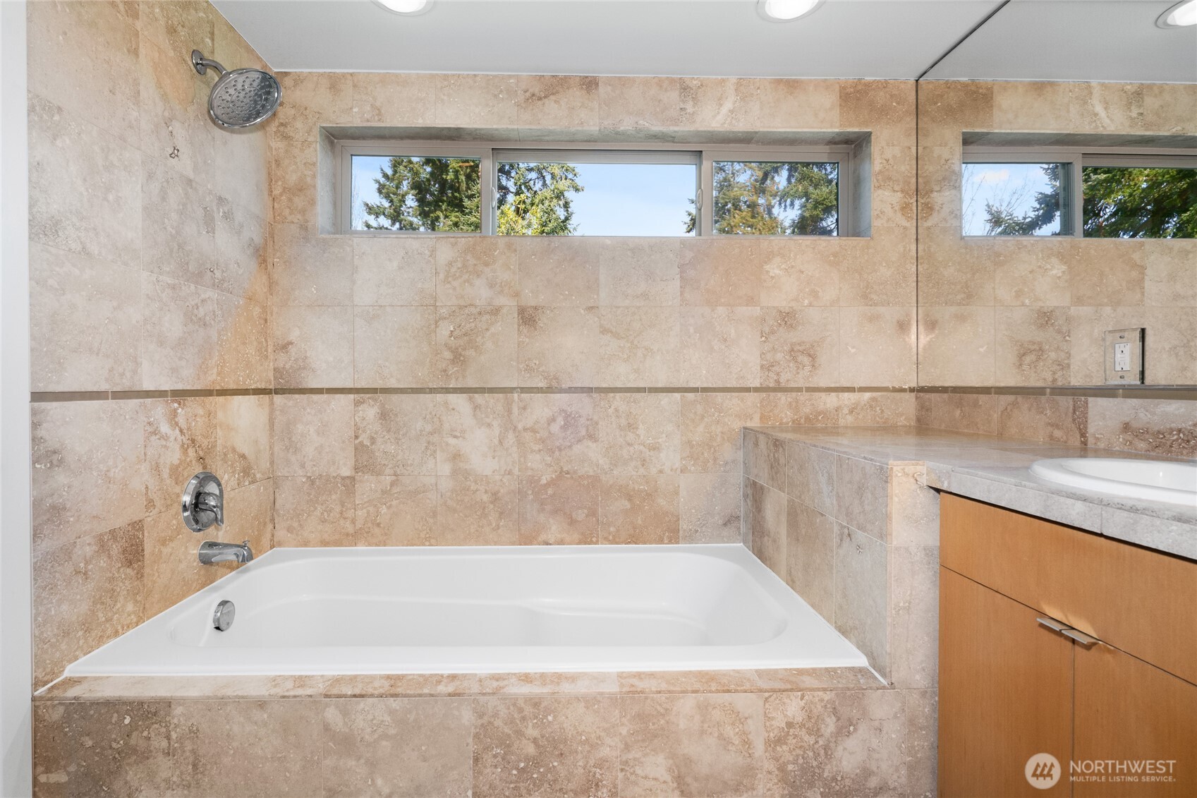 738 N 185th Street , Shoreline, WA 98133-3902