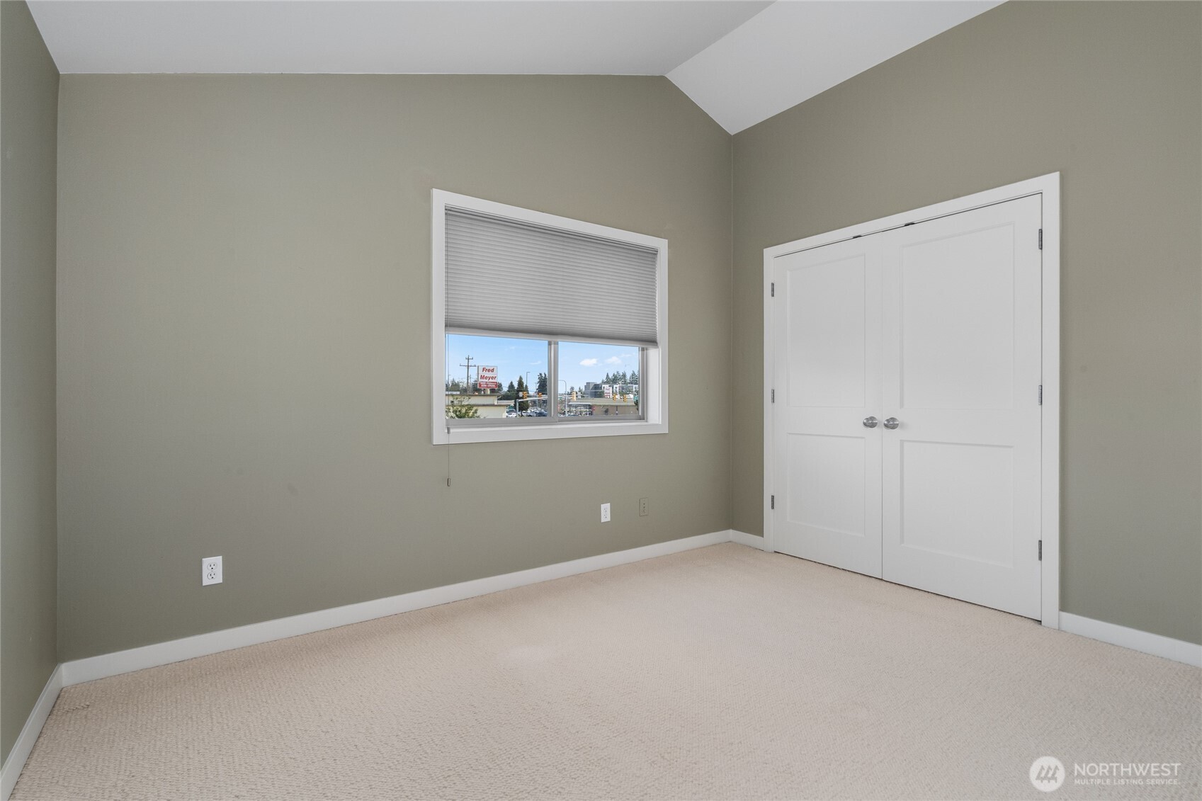738 N 185th Street , Shoreline, WA 98133-3902