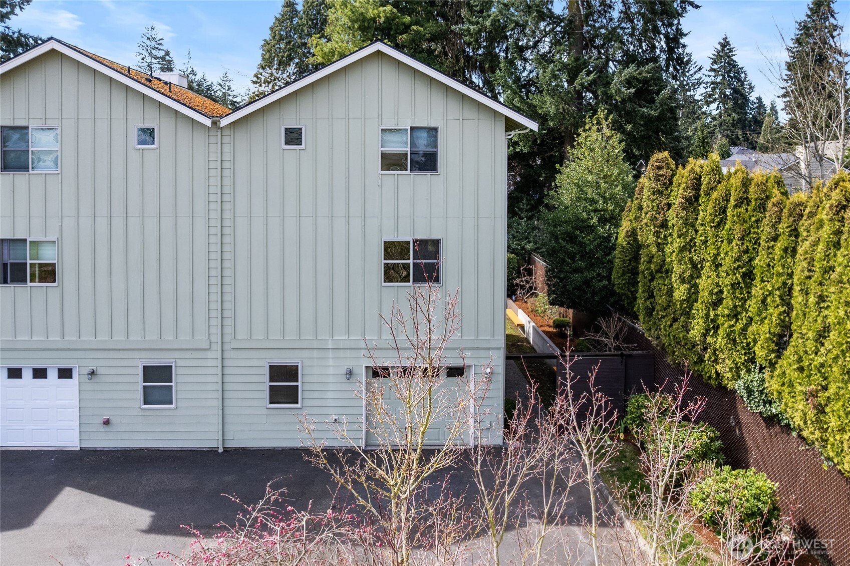 738 N 185th Street , Shoreline, WA 98133-3902