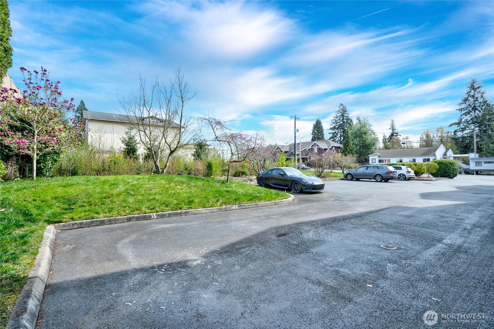 738 N 185th Street , Shoreline, WA 98133-3902