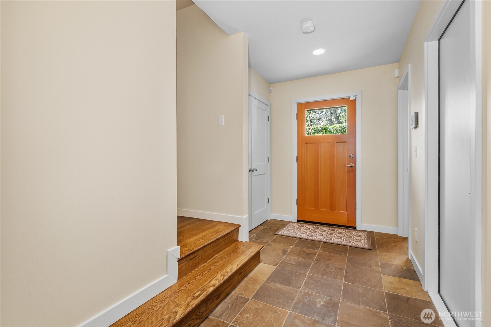 738 N 185th Street , Shoreline, WA 98133-3902