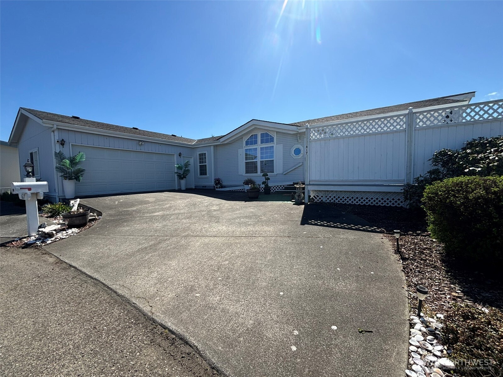 617 N 7th Avenue , Sequim, WA 98382