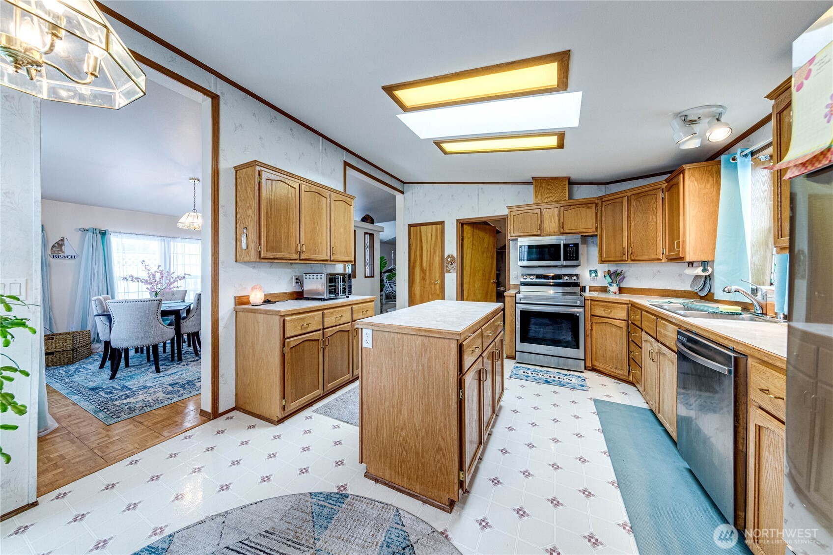 617 N 7th Avenue , Sequim, WA 98382