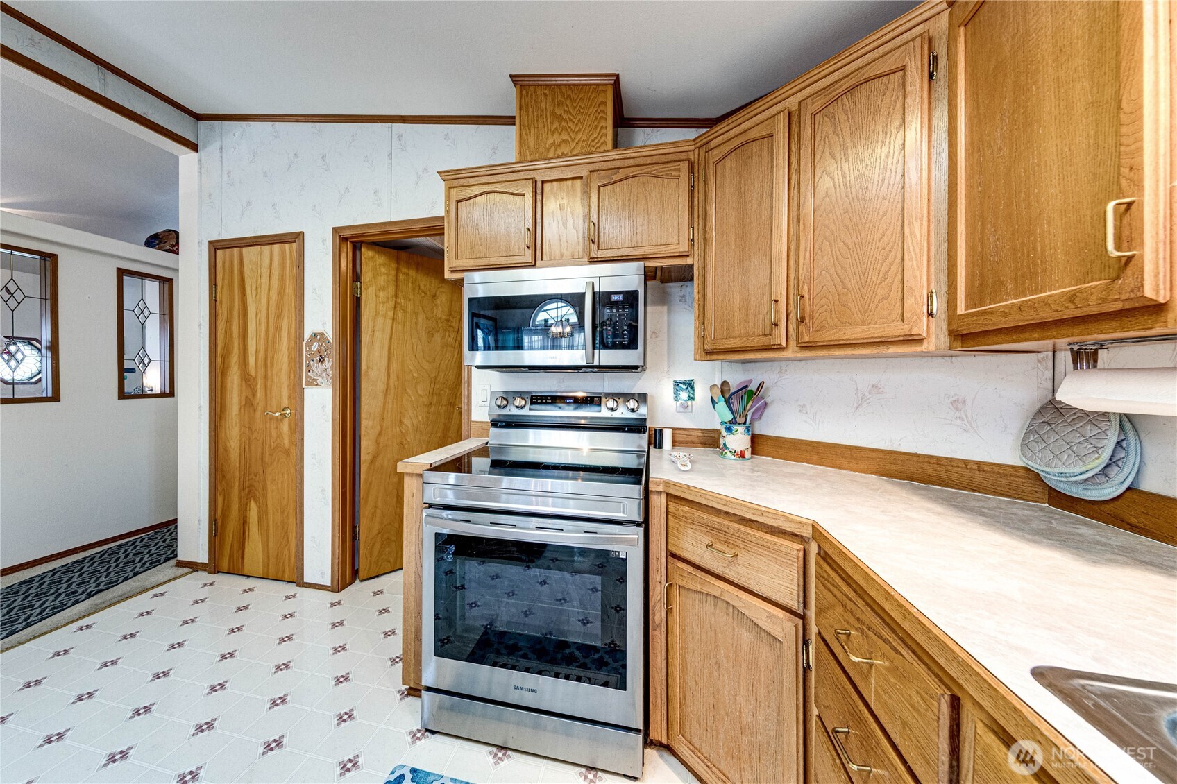 617 N 7th Avenue , Sequim, WA 98382