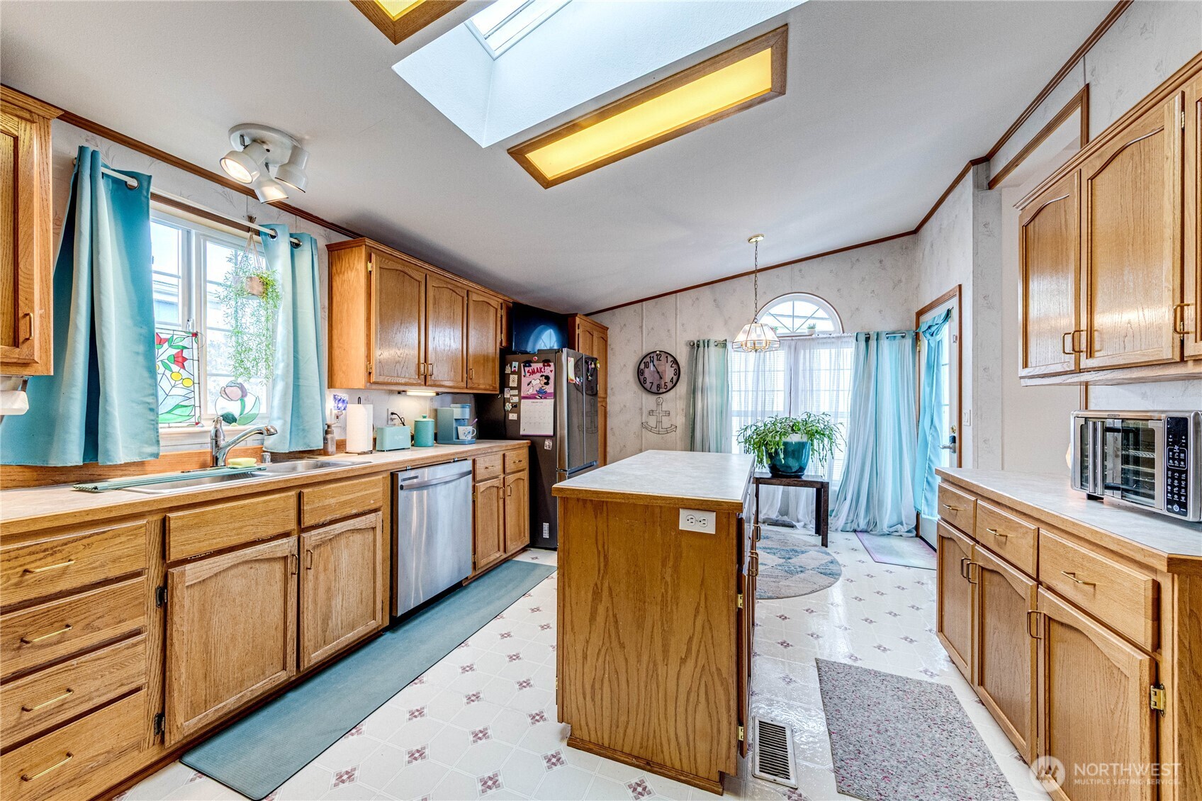 617 N 7th Avenue , Sequim, WA 98382