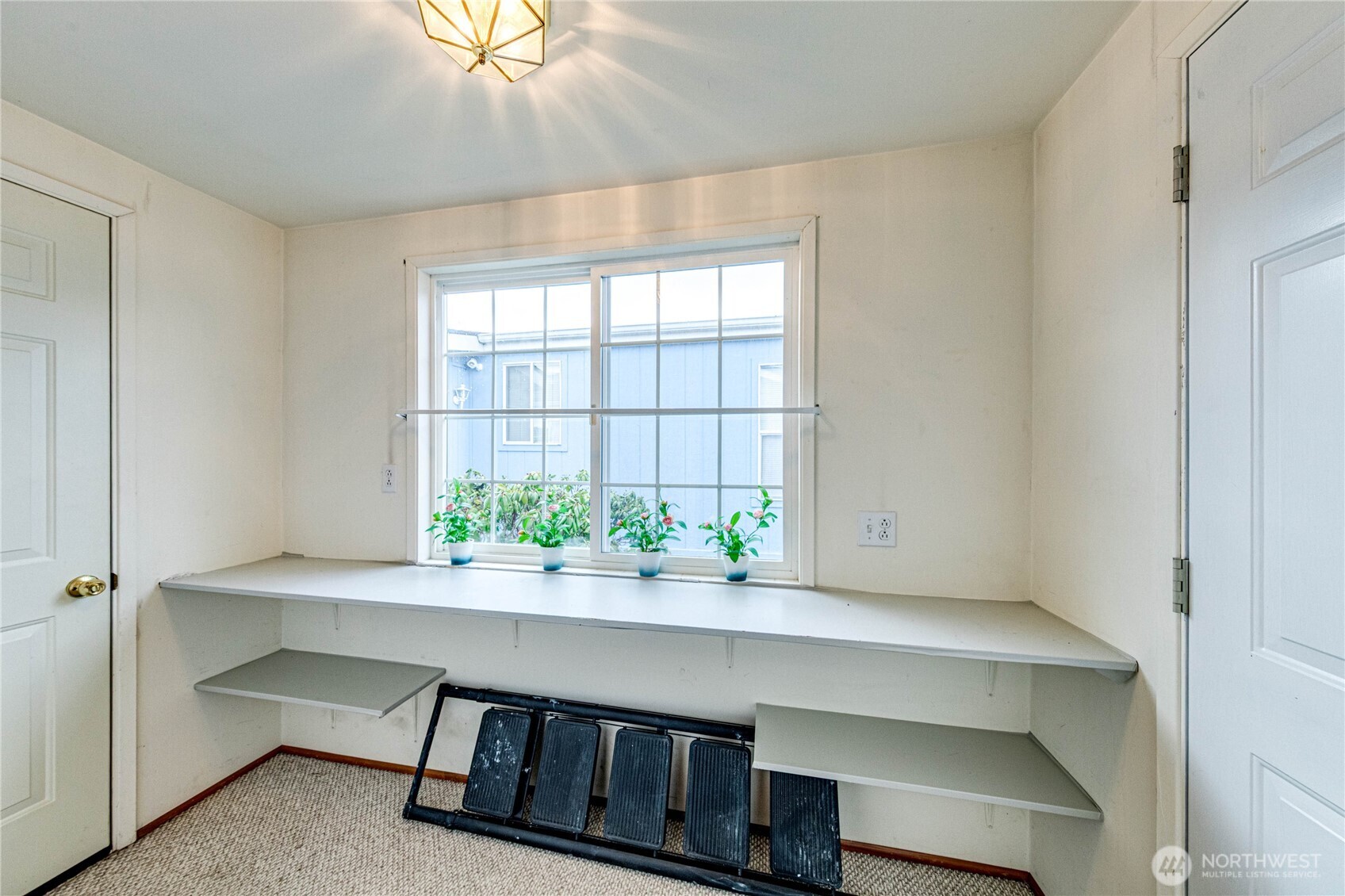 617 N 7th Avenue , Sequim, WA 98382