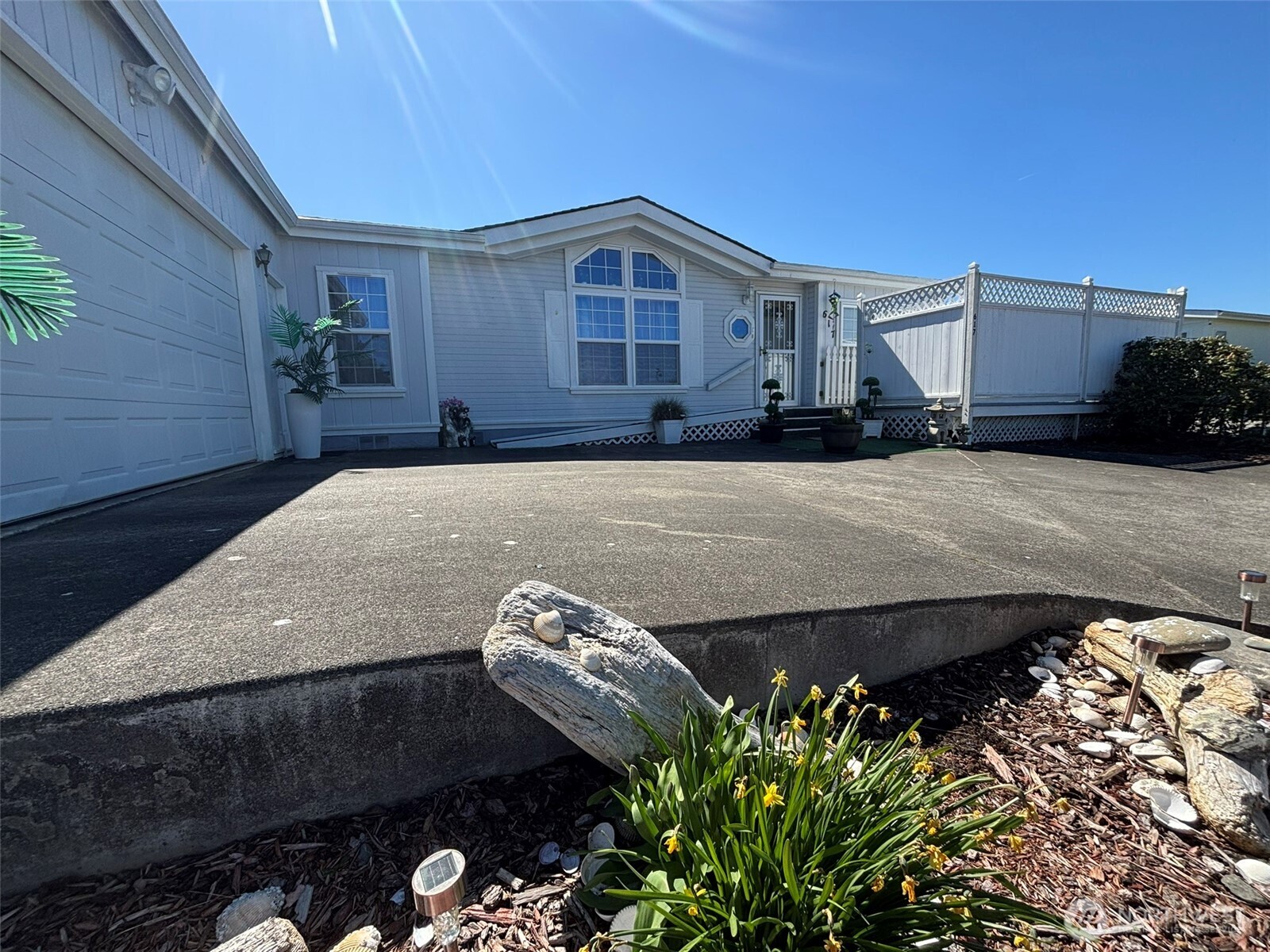 617 N 7th Avenue , Sequim, WA 98382