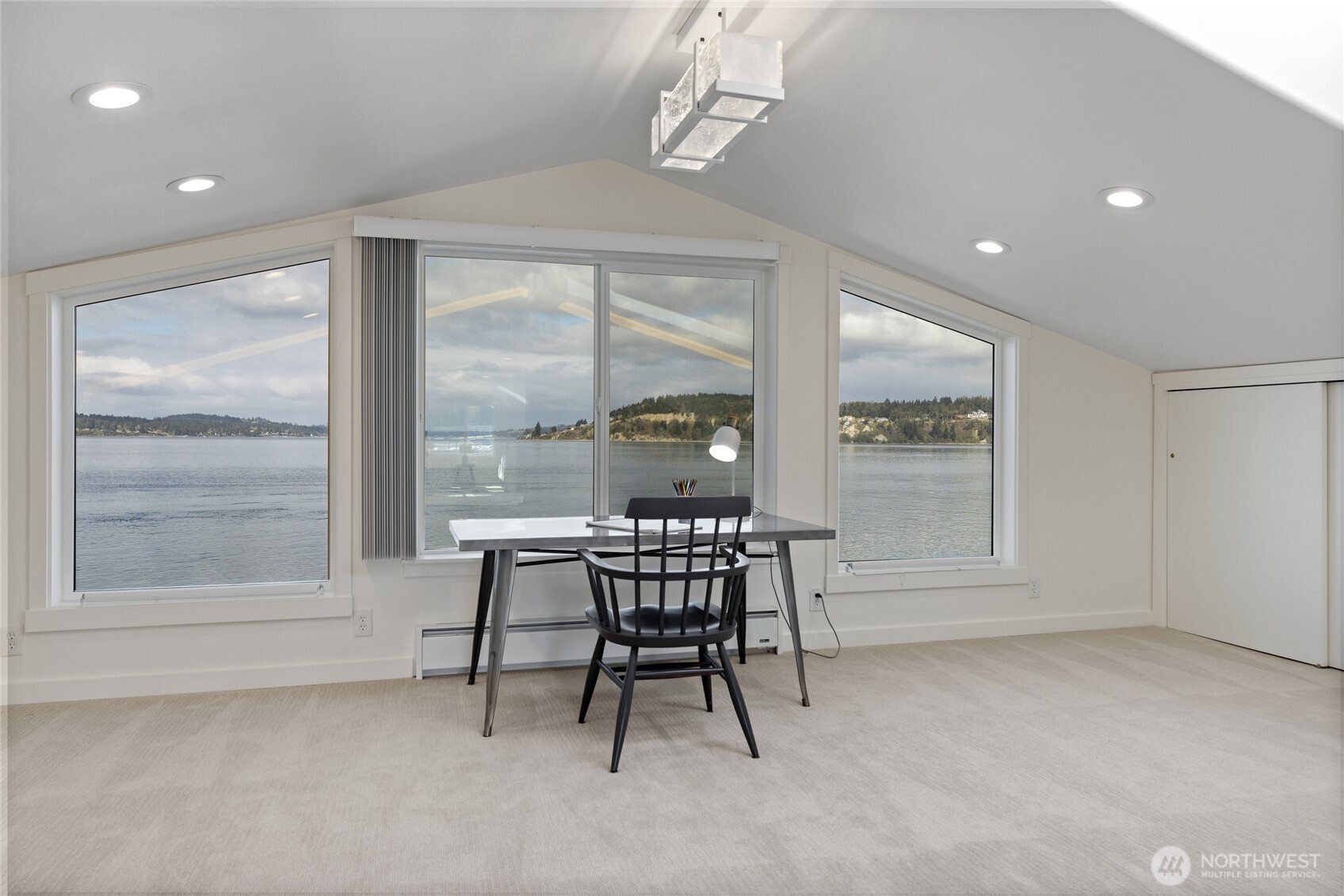 1834 Day Island Blvd W, University Place, WA 98466