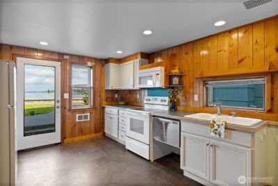 1834 Day Island Blvd W, University Place, WA 98466 - Photo 24