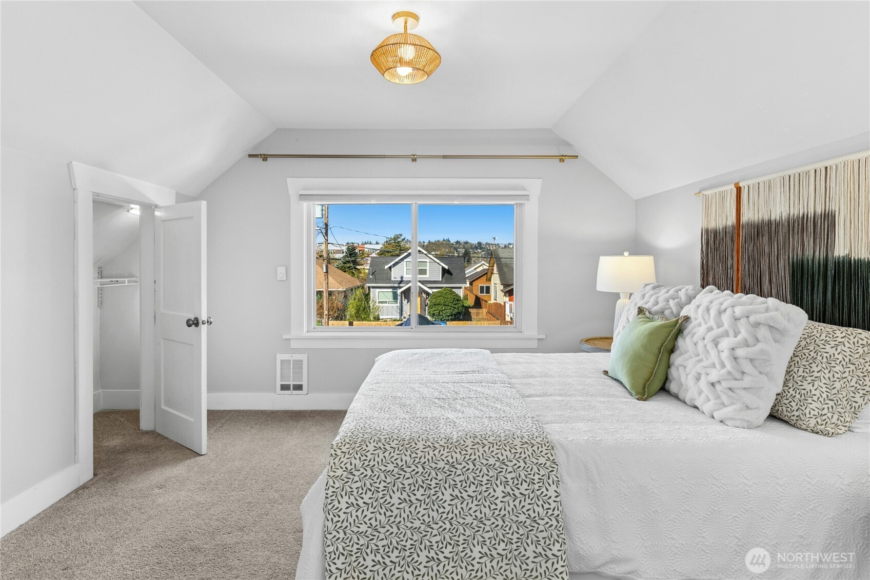 350 Meadow Avenue N, Renton, WA 98057