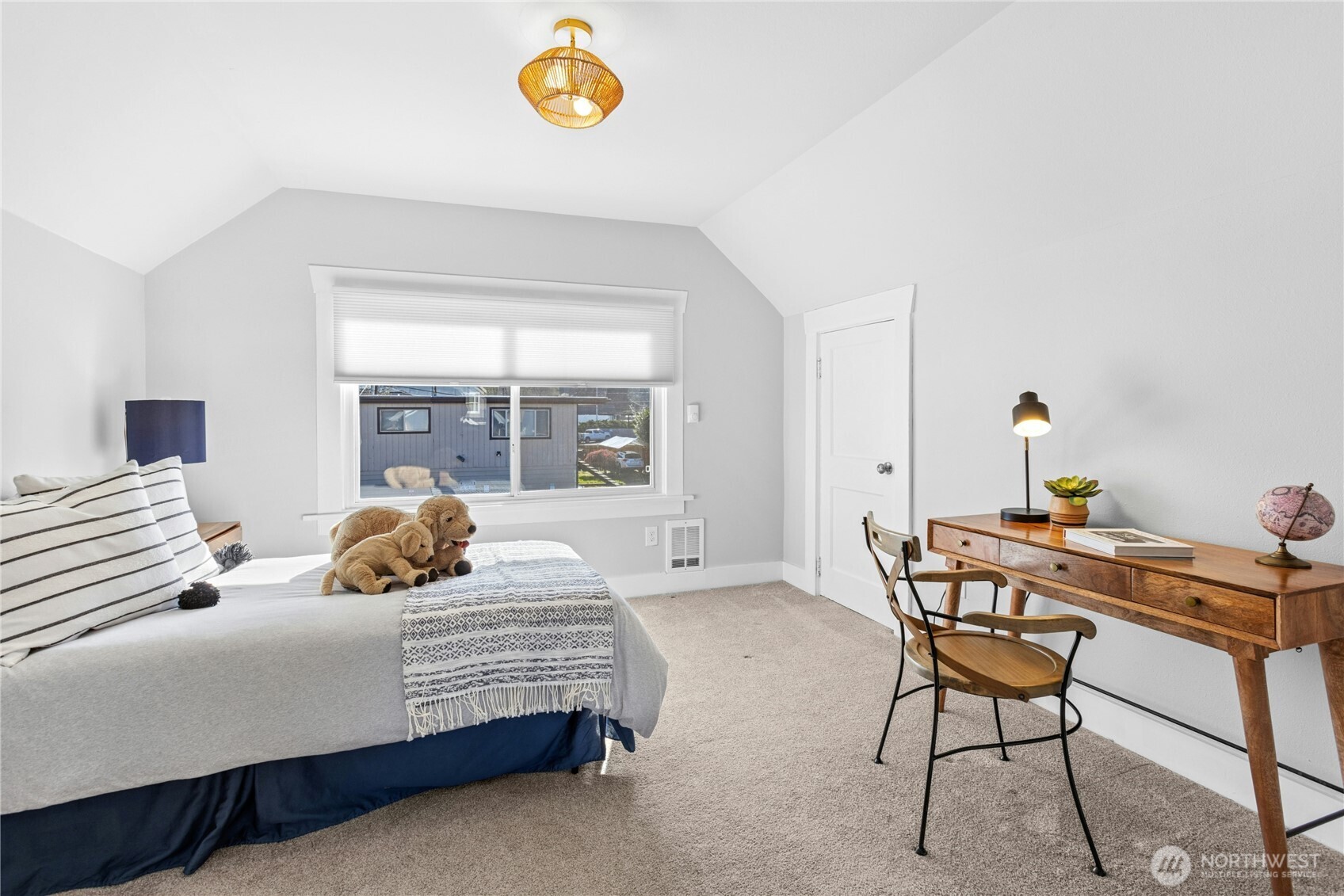 350 Meadow Avenue N, Renton, WA 98057