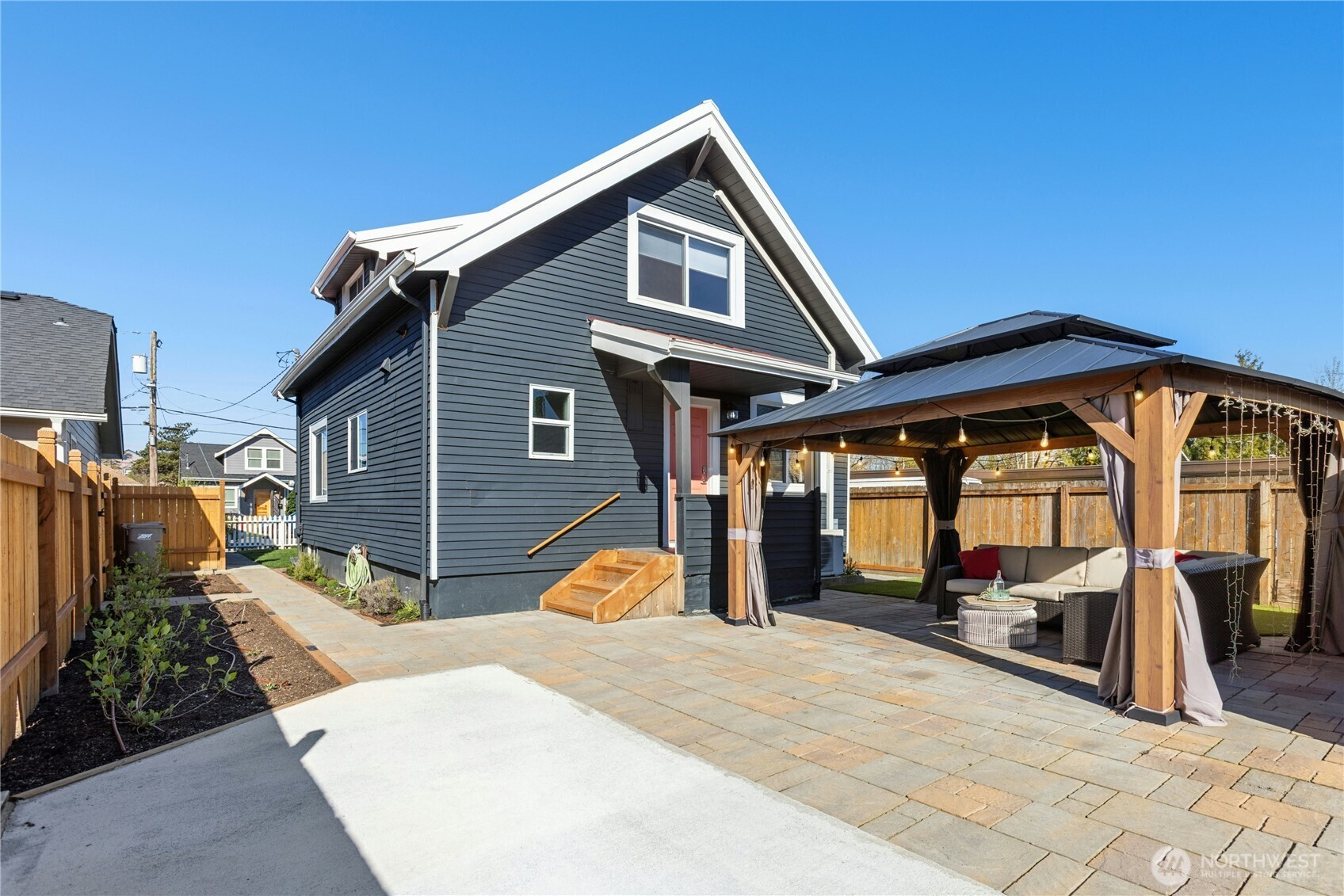 350 Meadow Avenue N, Renton, WA 98057