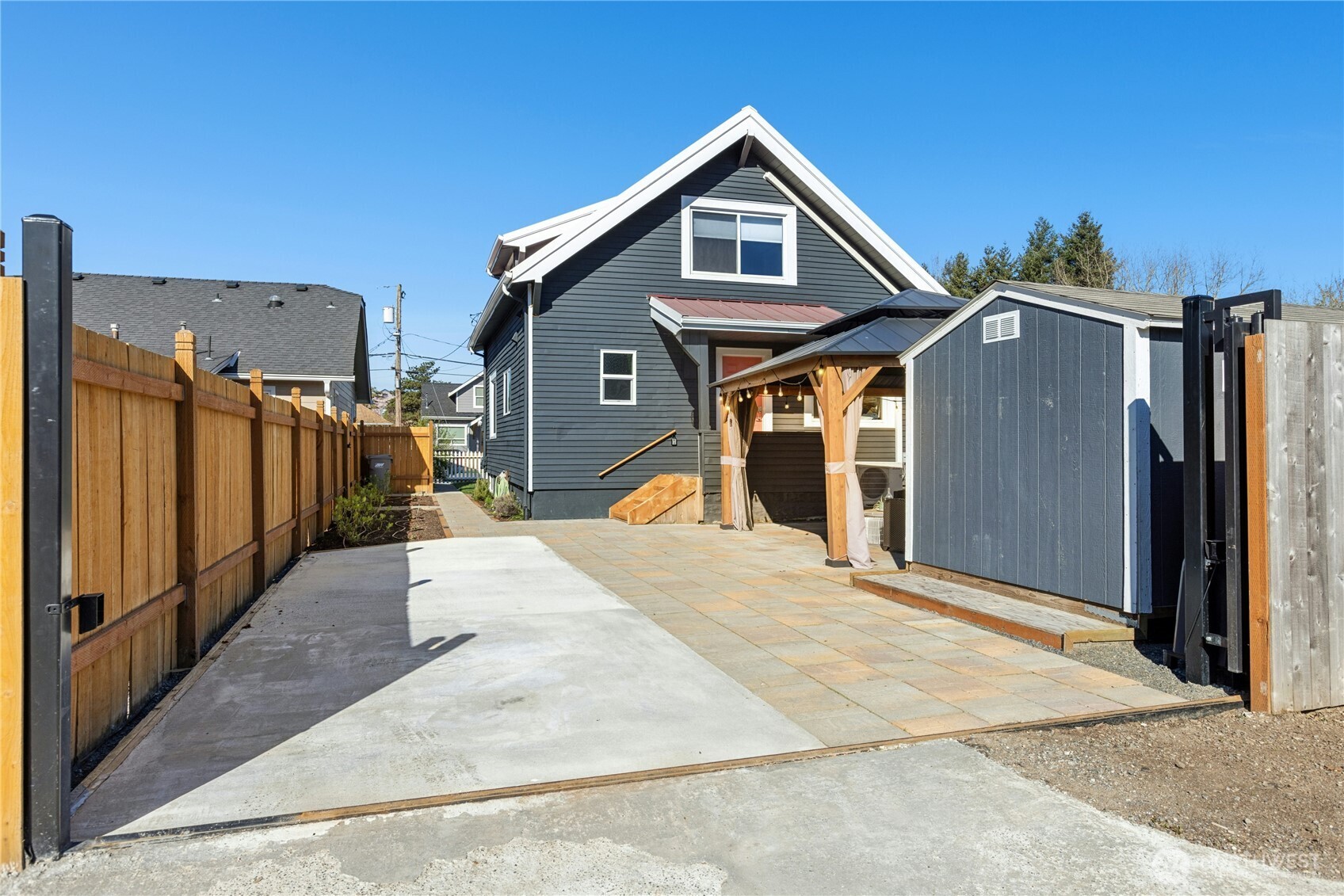 350 Meadow Avenue N, Renton, WA 98057