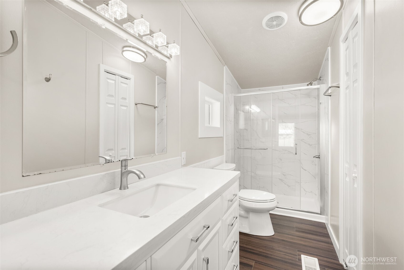 155 Camp One Road , Raymond, WA 98577