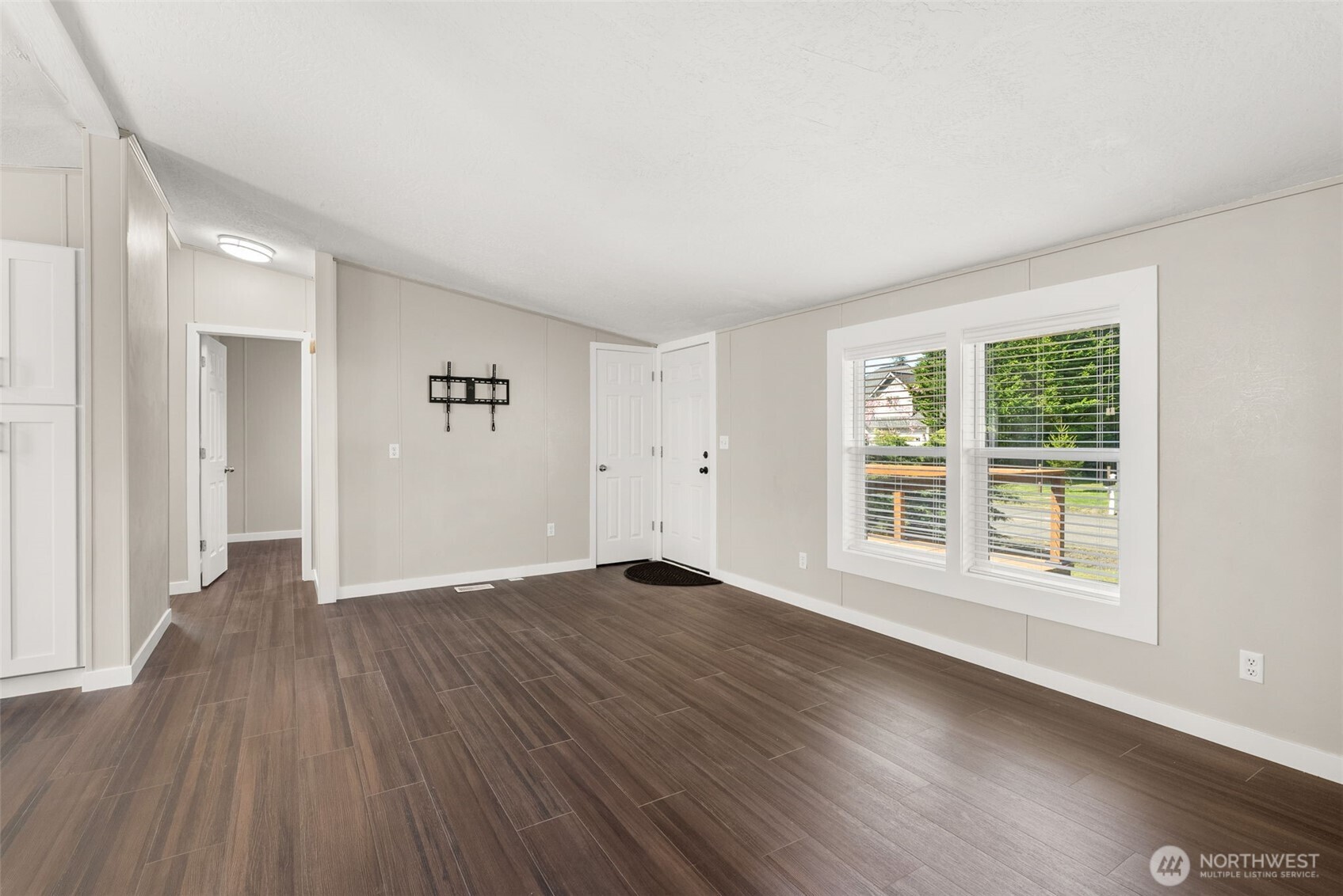 155 Camp One Road , Raymond, WA 98577