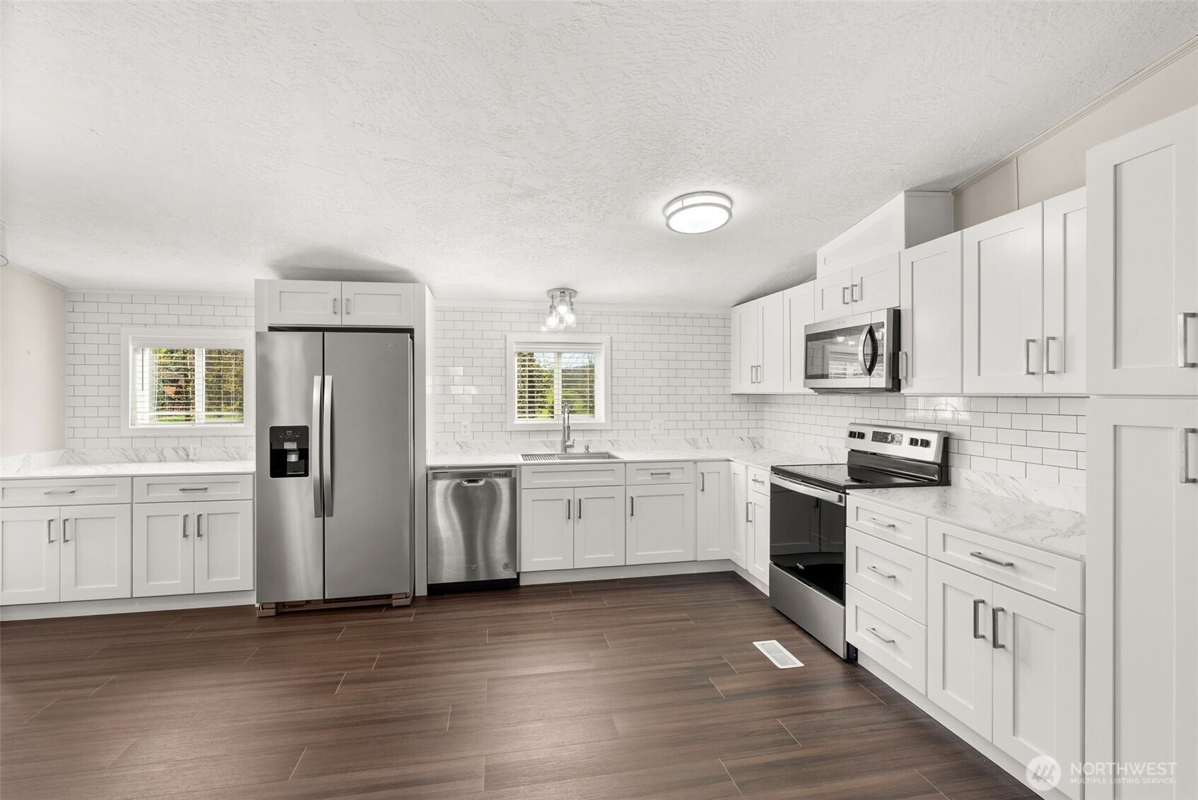 155 Camp One Road , Raymond, WA 98577