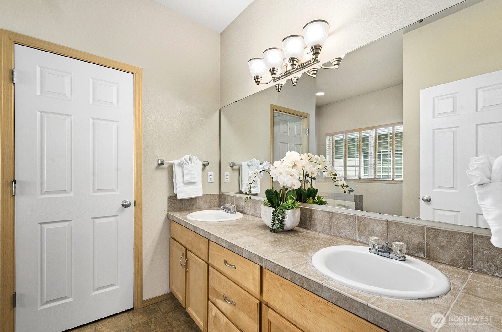 18551 E 96th Avenue , Puyallup, WA 98375-6330