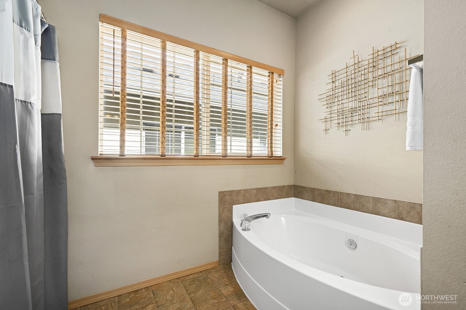 18551 E 96th Avenue , Puyallup, WA 98375-6330