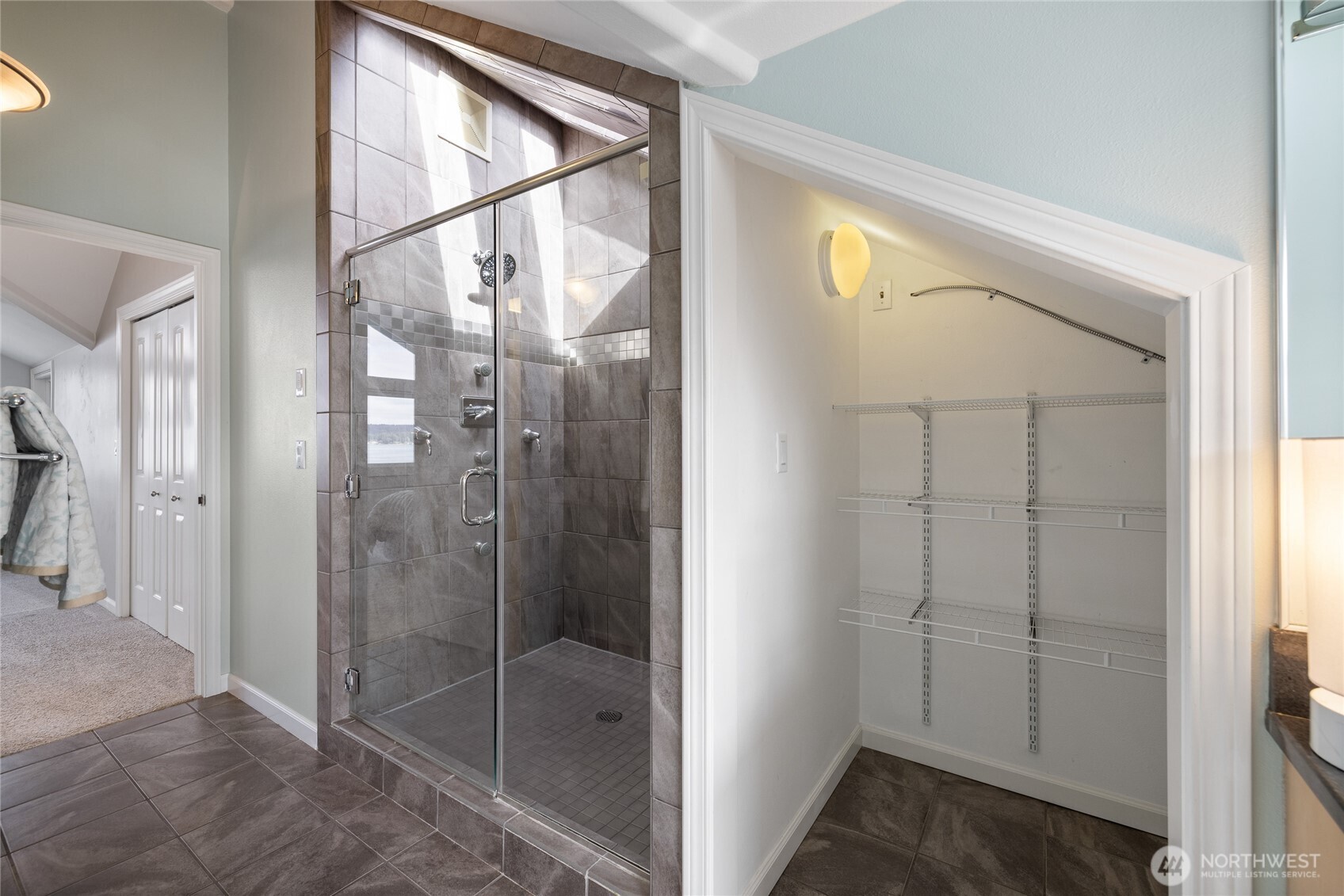 1838 Day Island Boulevard W, University Place, WA 98466