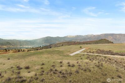 325 Rancho Perri Lane , Manson, WA 98831