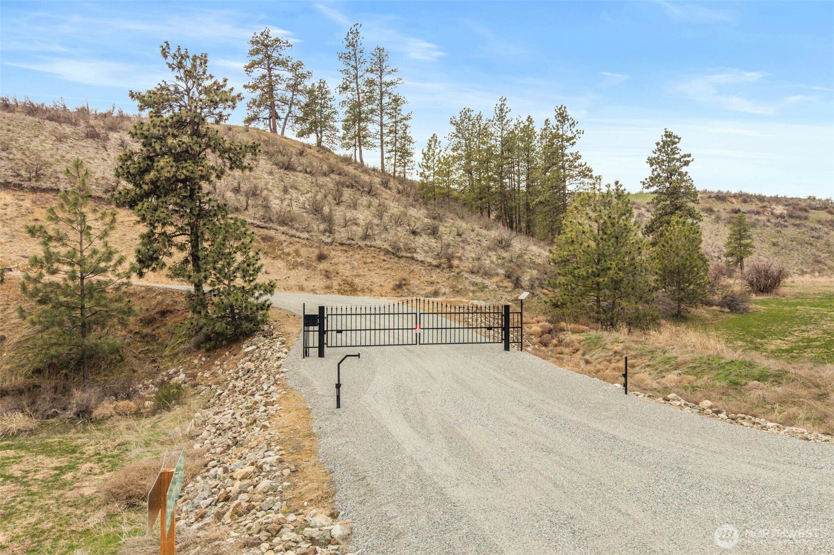 325 Rancho Perri Lane , Manson, WA 98831