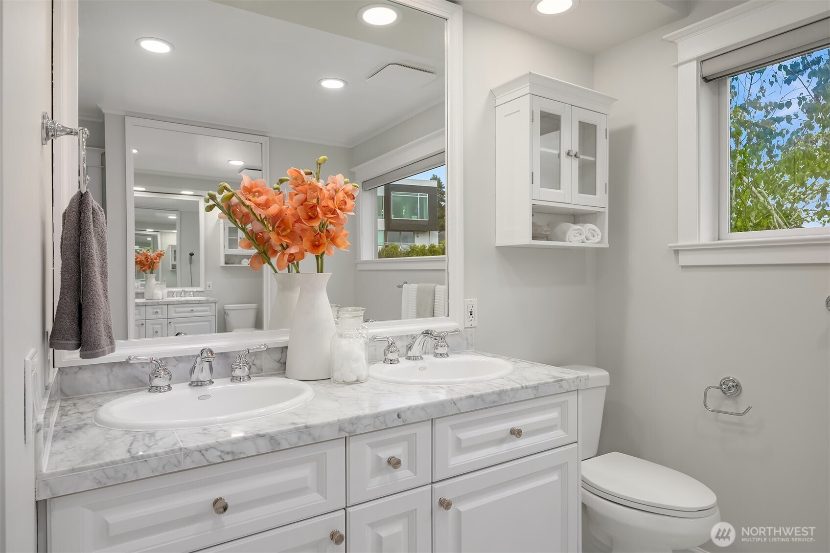 525 W Prospect Street #A, Seattle, WA 98119